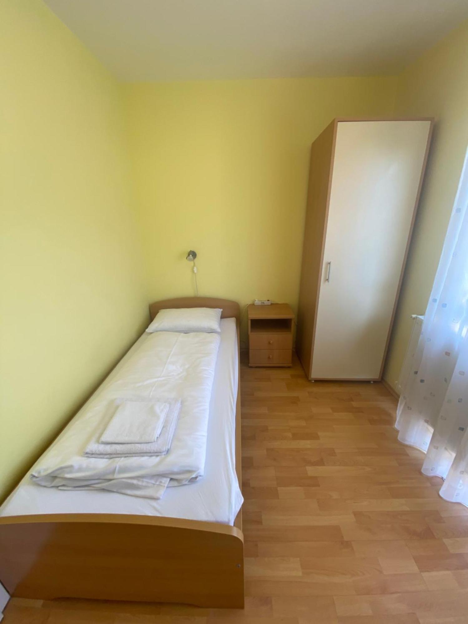 HajdúszoboszlóHajnal Vendeghaz公寓 外观 照片